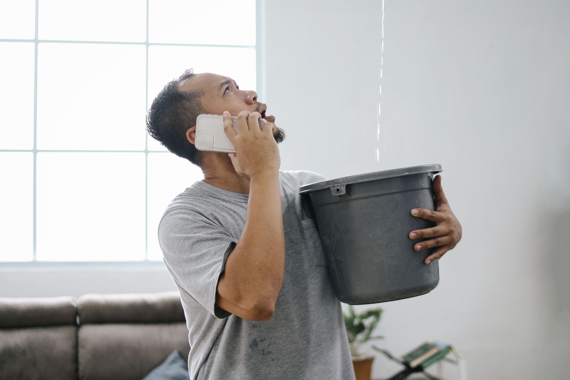 Emergency Guide: How to Respond to Ceiling Water Leaks in LA